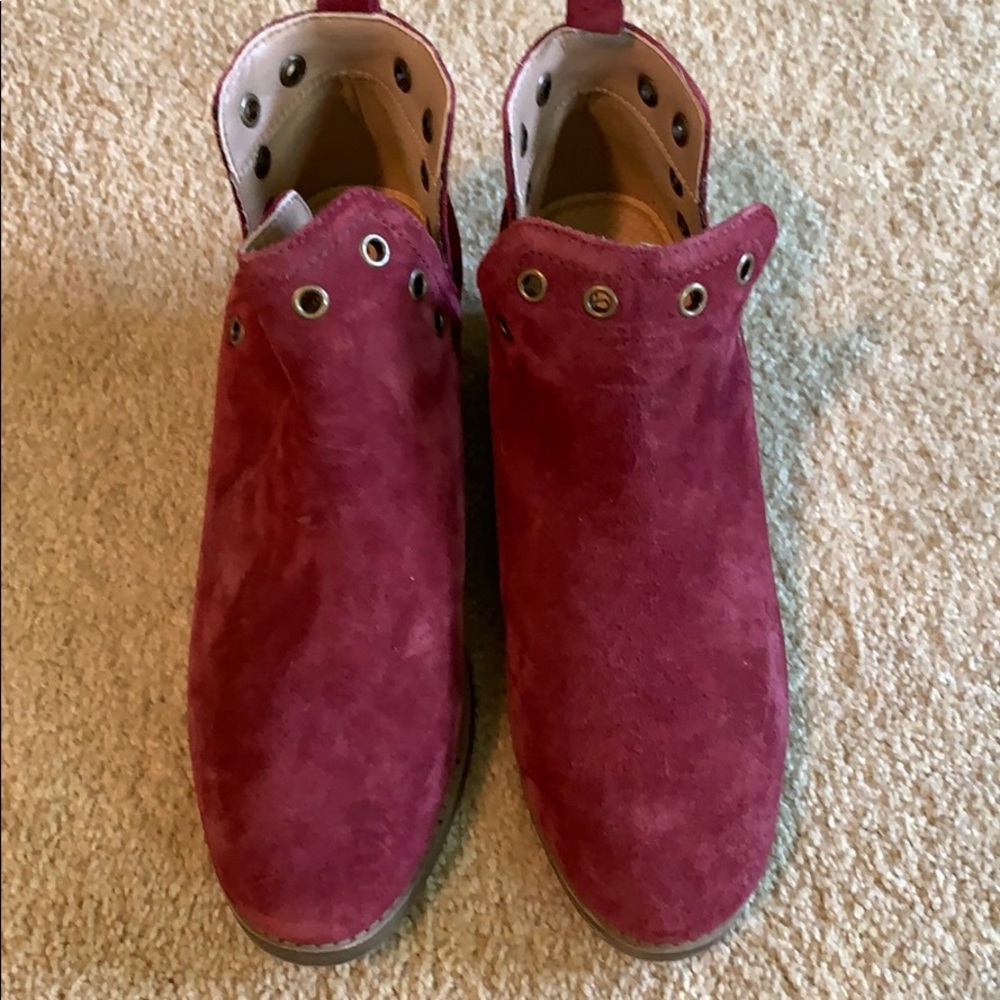 Sketchers booties